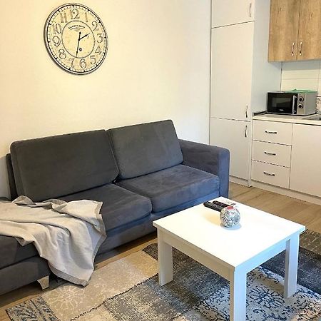 Apartment In The New Bazaar Of Tirana - Hana Blu Exterior foto